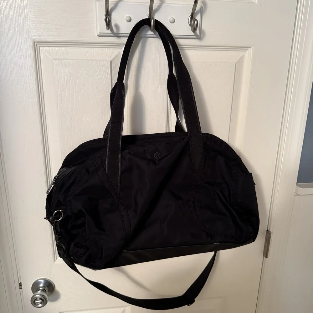 Lululemon Out Of Range Black Duffle Overnight Gym Weekender Bag Unisex